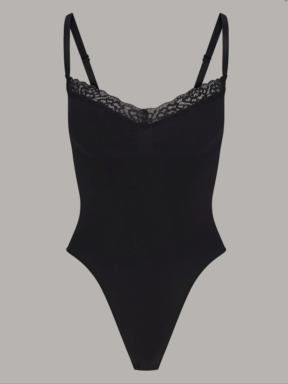 SKIMS SEAMLESS SCULPT LACE THONG BODYSUIT XS